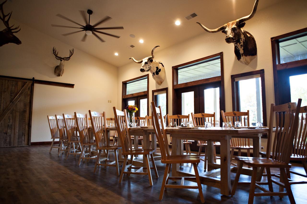 לינה וארוחת בוקר ביג ראפידס Two Hats Ranch מראה חיצוני תמונה